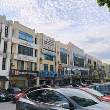 Bandar Puteri 4 Puchong shop 4 sty facing main road, freehold