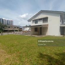 Happy Garden Nice Location Freehold Semi D for Sale