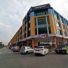 Middle class customer base, high traffic movement. Pulai Heights.