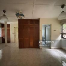 Bungalow with large land in Kenny Hills for rent