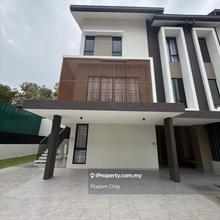 2.5 Storey Semi D in the Vicinity of Symphony Hills