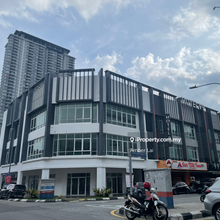 3 Storey Corner  Shop Lot With elevator For Rent 