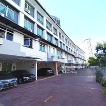 Bukit Dumbar Villa 3.5sty 5 Car Parks Well Maintained Worth Buy !