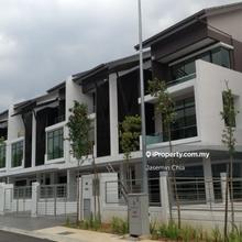 Gated guarded 3storey Link house with condo facility for rent