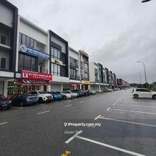 Austin Crest, Shoplot