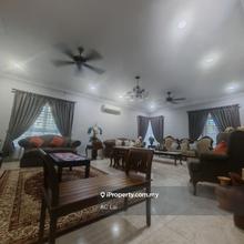 Beautiful Corner Semi D 