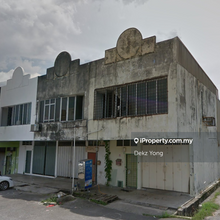 1.5 storey Link Factory for rent available now