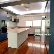 Courtyard Landed Garden View Villa for Sale/ Rent