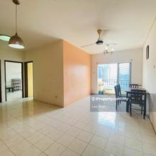 Vista Pinggiran Apartment For Sale 2 Car Park Strata Title Ready, Reno