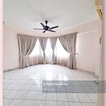 Wellkept,Minor Renovated Corner Unit Condo@Kelana D'Putera for Sale