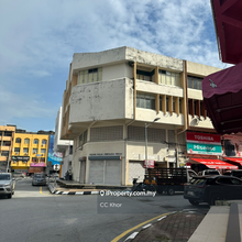 Large Corner Shophouse Kuala Terengganu 