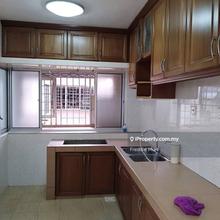 Nice Renovated Unit Kinrara Putri Apartment Taman Kinrara for Sell