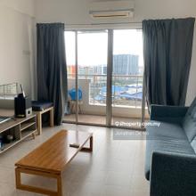 Fully furnish well maintain Freehold Condo Short walk LRT
