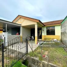 Open Facing, Berhadapan Padang Permainan