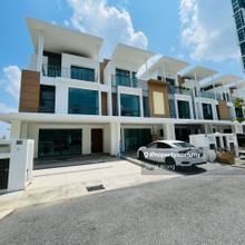 3 storey Terrace house for Sale