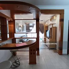 Gurney Park Seaview unit beside gurney mall and good condition