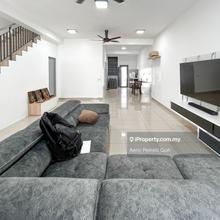 Rimbayu Starling 20 x 60 house for sale like new condition