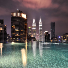 City location. East access to many spots. Nice view with comfy unit. 