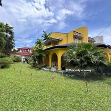 Corner semi-d with big land 5700sf in ss14 subang jaya