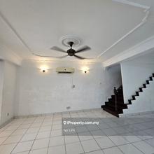 2 sty house for rent 