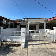 Taman Teluk Intan Freehold Single Storey For Sale 22x75 Hot Area!