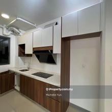 Partial furnished,3r2b,2cp,block c direct access to mall,high floor