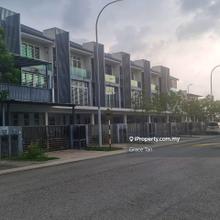 3-Storey 7 Rooms 7 Baths for Rent 