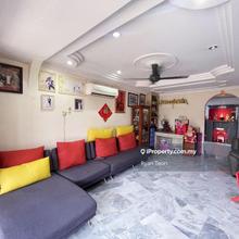 Gated & Guarded, Facing Padang, Chinese Community, Tip-top Condition