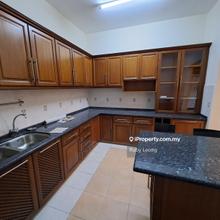 Parkville Townhouse easy access, near amenities and Mrt station