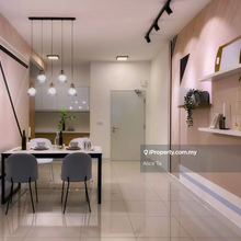 Last 5 Unit! Below market 100k, Fully furnished, Beside Shoplot & Mall