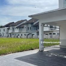 Damai residences corner 2 sty house for Rent huge land 13000sf 
