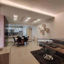 ID designed super tip top Kusuite tastefully renovated move freehold