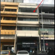 Well-Renovated Office/Shoplot in Kompleks Damai