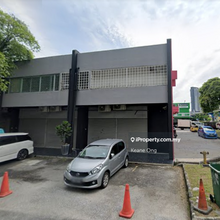 End lot unit with 6100 sq ft built up