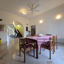 1.5 storey storey Bungalow, 4844sf, Renovated, Good condition,Freehold