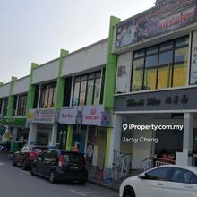 Facing Main Road & Intermidiate Unit, Bandar Damai Perdana. 