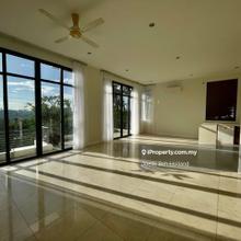 Semi-D house for Sale !