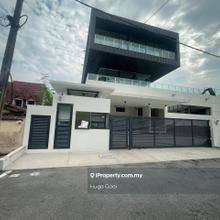 Modern Design Bungalow with Pool, Lift, Close to Nature, Luxury Stay!