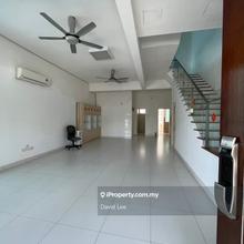 Terrace house for Sale