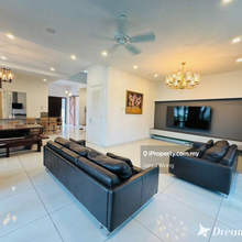 3 storey Semi-D house for Rent