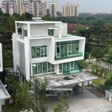 3.5sty Aspen bungalow with private lift & rooftop jacuzzi @ Cyberjaya