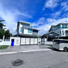 Renovated unit with extra room downstairs
