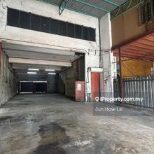 Batu Caves 3 Storey Link Factory for Rent