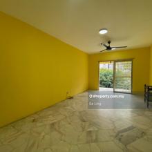 Kenanga apartments for sale,lift,behind setiawalk,walk to lrt station