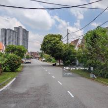 Good Investment 2 Storey House in Student Hub for Sale 