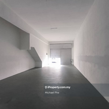 Tt3 plaza ground floor unit facing main road for rent