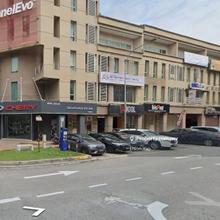 3.5 storey The Strand shop lot for sale