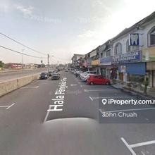Endlot Facing Main Road Crowed Area Opposite Aeon