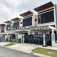 Freehold, High Ceiling, Well Keep, Modern Design, 24 Hour Security