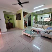 Move in Condition! Freehold! 22 x 75! 2 storey! Gated and Guarded!